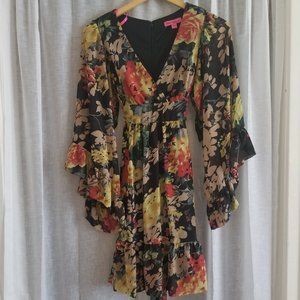Betsey Johnson - Floral, Bell Sleeve Dress